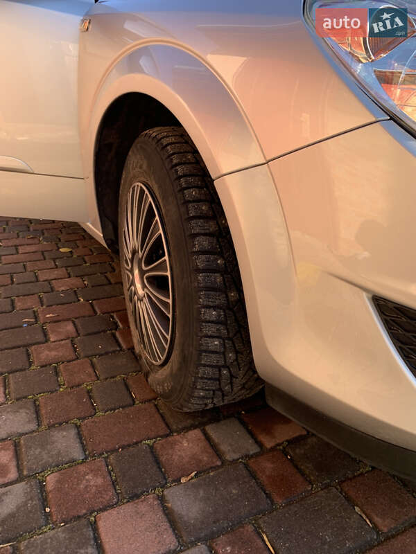 Універсал Opel Astra 2008 в Любарі