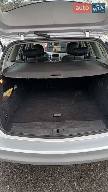 Універсал Opel Astra 2012 в Умані