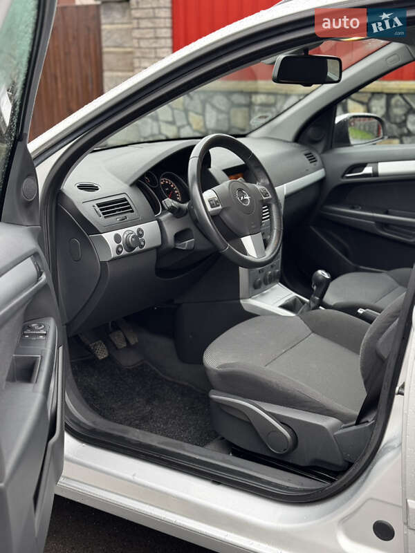Универсал Opel Astra 2009 в Звягеле фото 24 Универсал Opel Astra 2009 в Звягеле