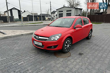 Хетчбек Opel Astra 2012 в Ірпені