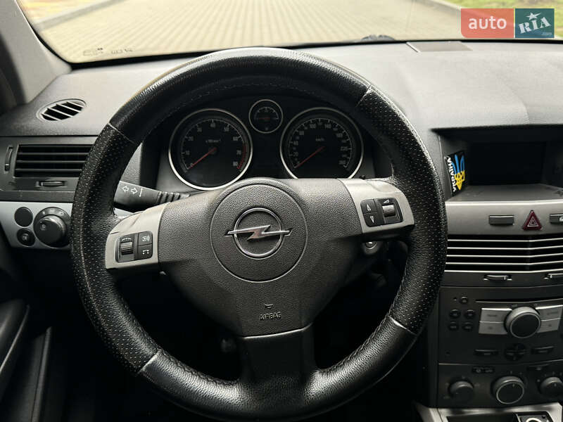 Универсал Opel Astra 2004 в Звягеле