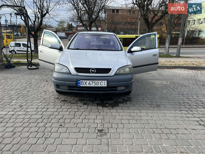 Седан Opel Astra 2003 в Львові