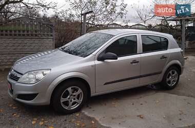 Хетчбек Opel Astra 2009 в Новомиколаївці