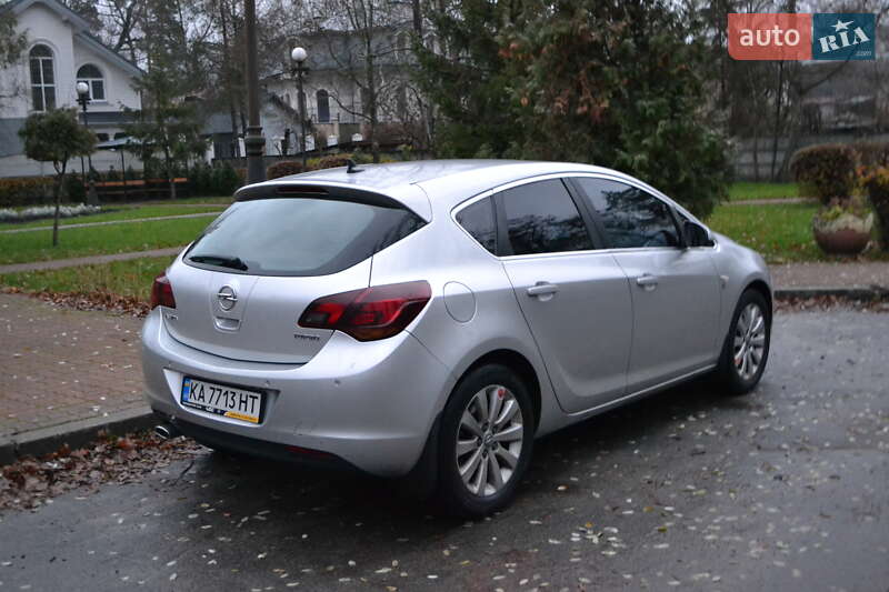Хетчбек Opel Astra 2011 в Києві