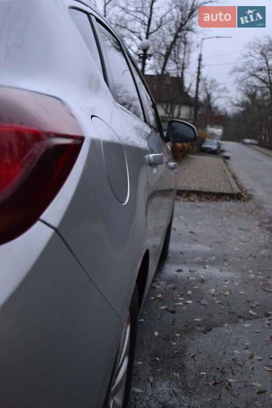 Хетчбек Opel Astra 2011 в Києві