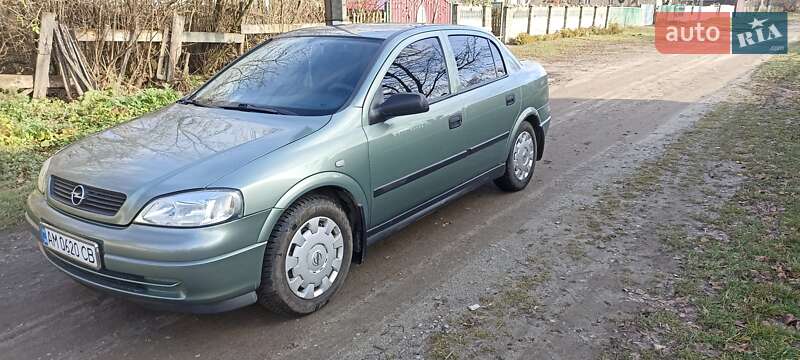 Седан Opel Astra 2008 в Житомирі