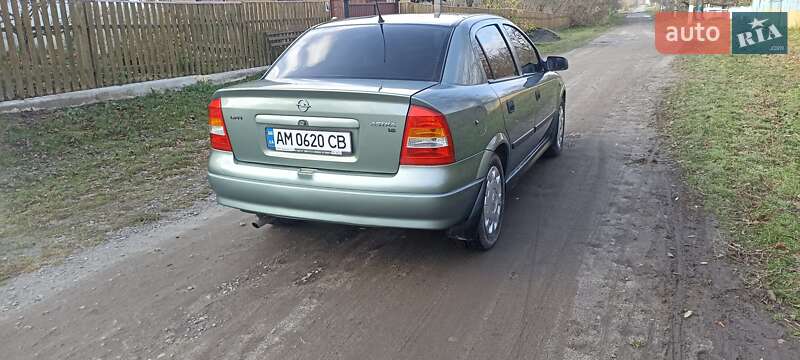 Седан Opel Astra 2008 в Житомирі