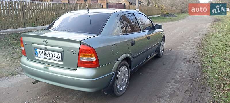 Седан Opel Astra 2008 в Житомирі