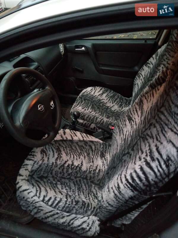 Седан Opel Astra 2008 в Красилове