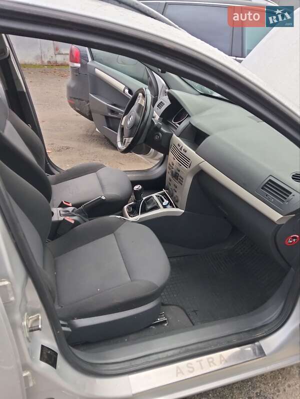 Универсал Opel Astra 2008 в Киеве