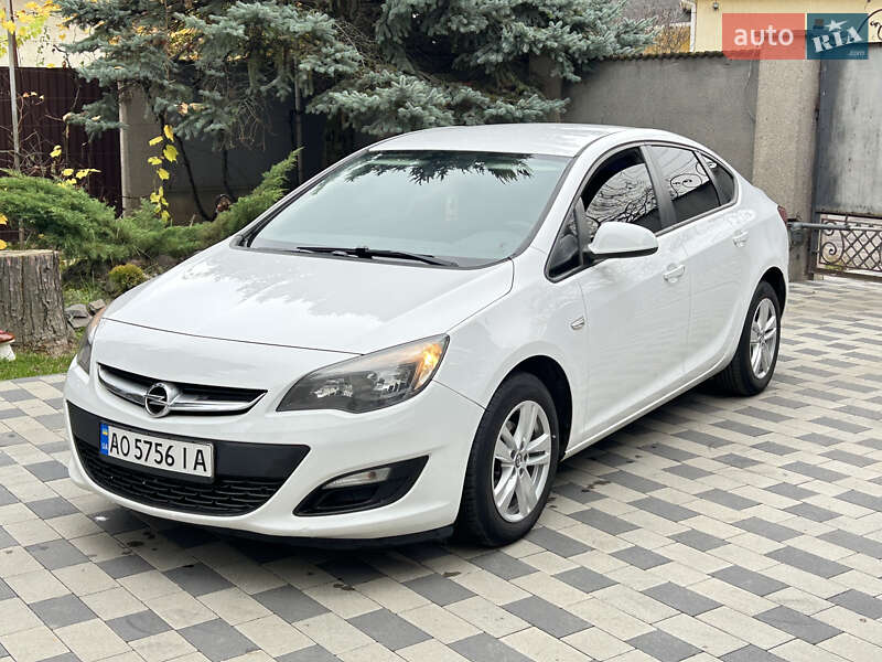 Седан Opel Astra 2017 в Мукачевому фото 2 Седан Opel Astra 2017 в Мукачевому