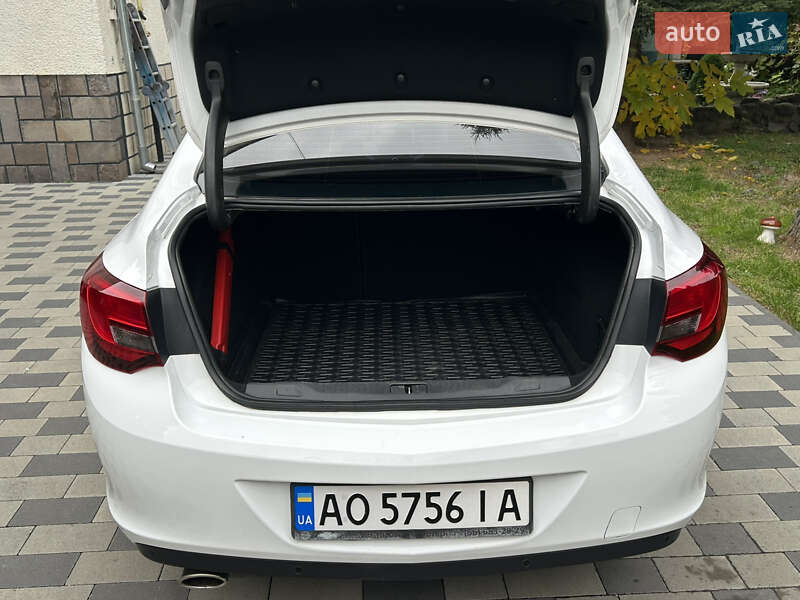 Седан Opel Astra 2017 в Мукачевому фото 30 Седан Opel Astra 2017 в Мукачевому