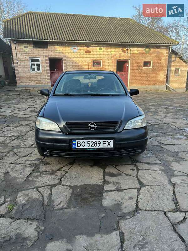 Седан Opel Astra 1998 в Чорткові