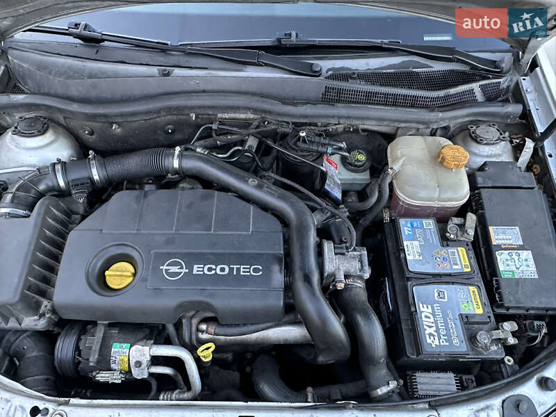 Универсал Opel Astra 2005 в Рожнове