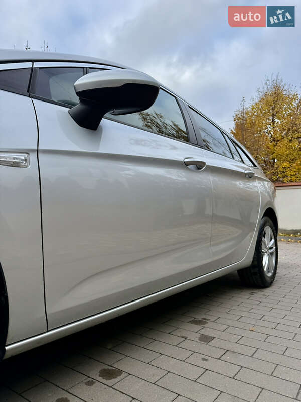 Універсал Opel Astra 2018 в Києві