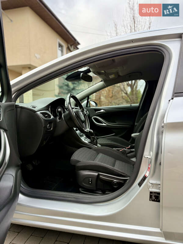 Універсал Opel Astra 2018 в Києві