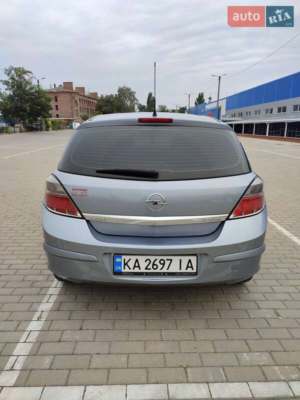 Хэтчбек Opel Astra 2008 в Ромнах фото 4 Хэтчбек Opel Astra 2008 в Ромнах