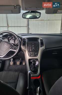 Універсал Opel Astra 2011 в Запоріжжі