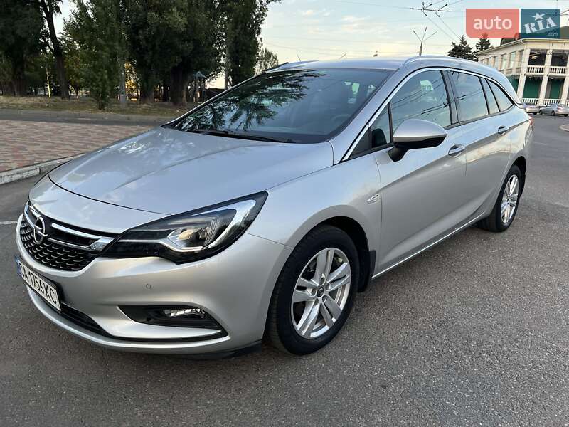 Універсал Opel Astra 2016 в Черкасах