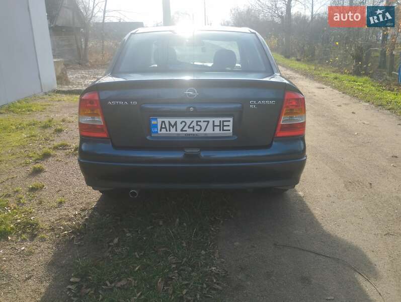 Седан Opel Astra 2004 в Коростене