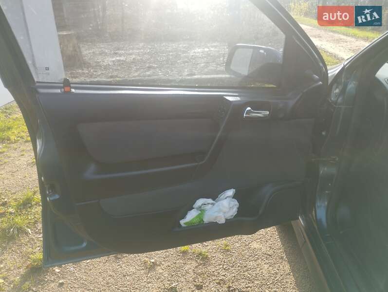 Седан Opel Astra 2004 в Коростене