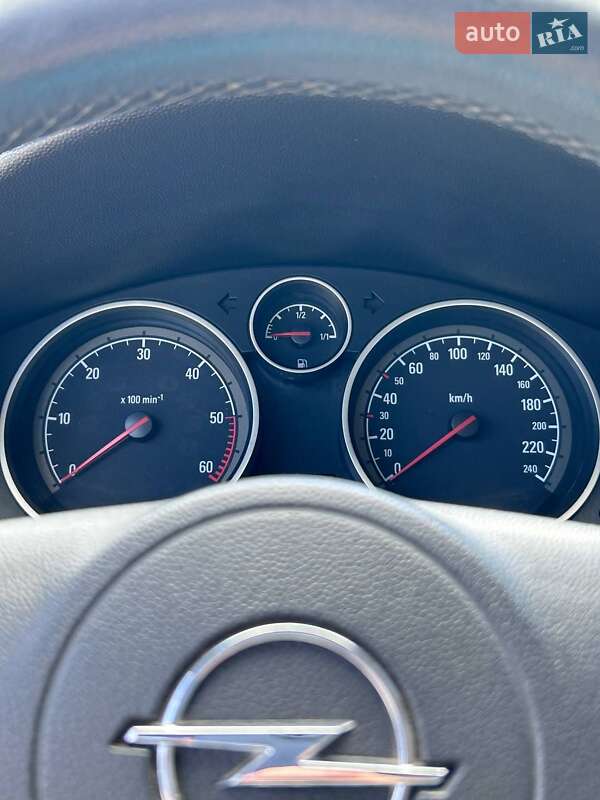 Универсал Opel Astra 2010 в Стрые