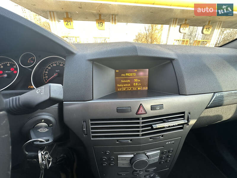 Хэтчбек Opel Astra 2004 в Киеве фото 3 Хэтчбек Opel Astra 2004 в Киеве