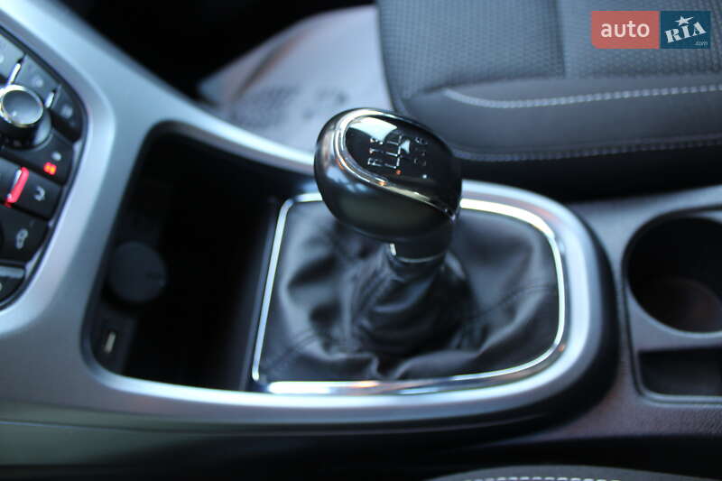 Универсал Opel Astra 2015 в Дрогобыче фото 70 Универсал Opel Astra 2015 в Дрогобыче