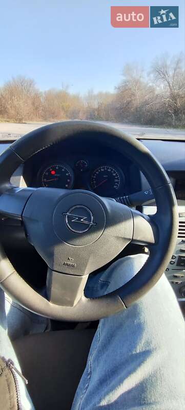 Универсал Opel Astra 2010 в Киеве