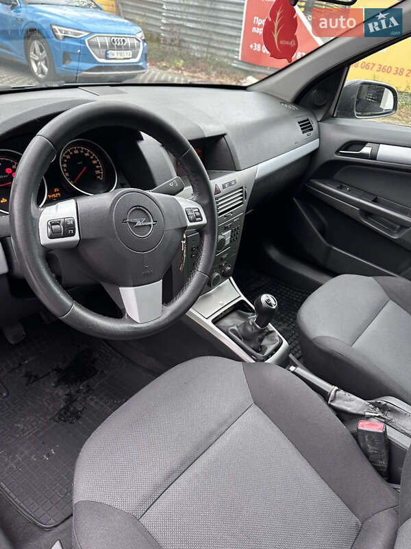 Хэтчбек Opel Astra 2006 в Ровно фото 15 Хэтчбек Opel Astra 2006 в Ровно