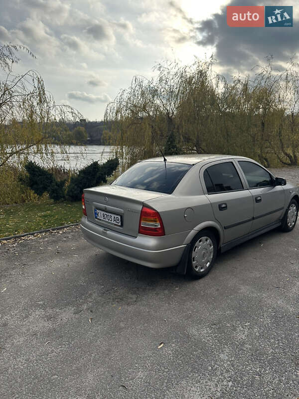 Седан Opel Astra 2008 в Ставищі