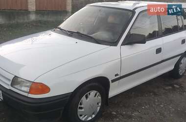 Универсал Opel Astra 1993 в Ямполе