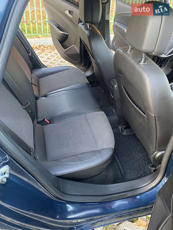 Универсал Opel Astra 2012 в Ивано-Франковске