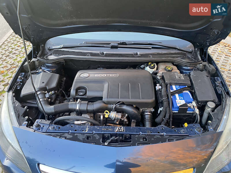 Универсал Opel Astra 2012 в Ивано-Франковске