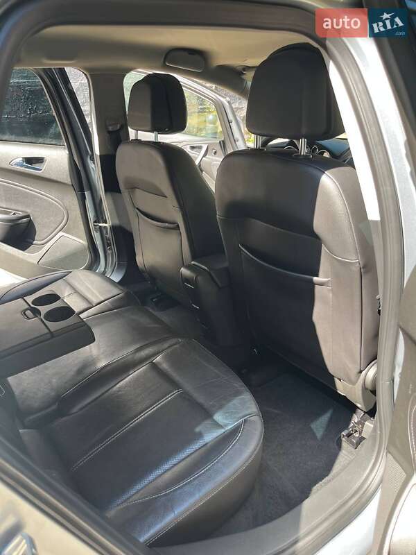 Універсал Opel Astra 2011 в Львові