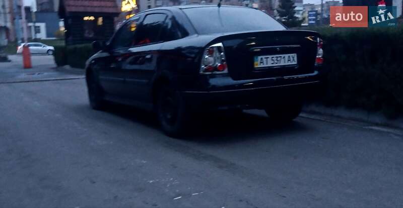 Седан Opel Astra 2006 в Ивано-Франковске