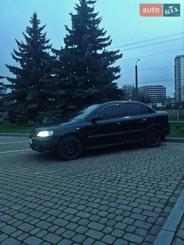 Седан Opel Astra 2006 в Ивано-Франковске