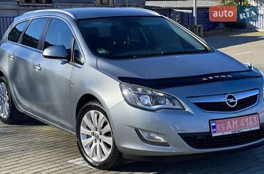 Универсал Opel Astra 2011 в Тернополе