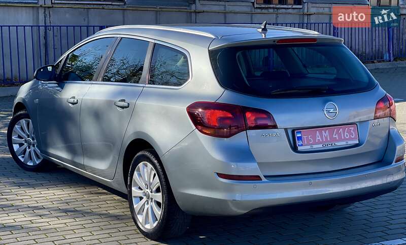 Универсал Opel Astra 2011 в Тернополе