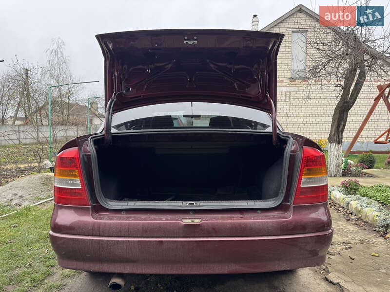 Седан Opel Astra 2005 в Брусилові