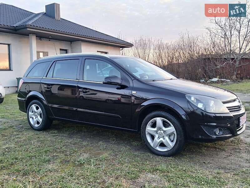Универсал Opel Astra 2008 в Луцке