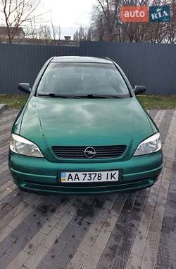 Седан Opel Astra 2004 в Киеве
