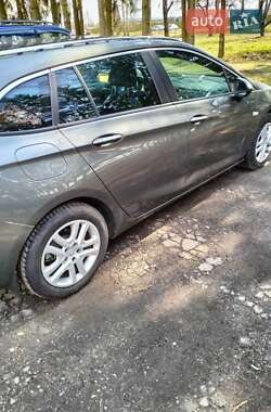 Универсал Opel Astra 2017 в Житомире