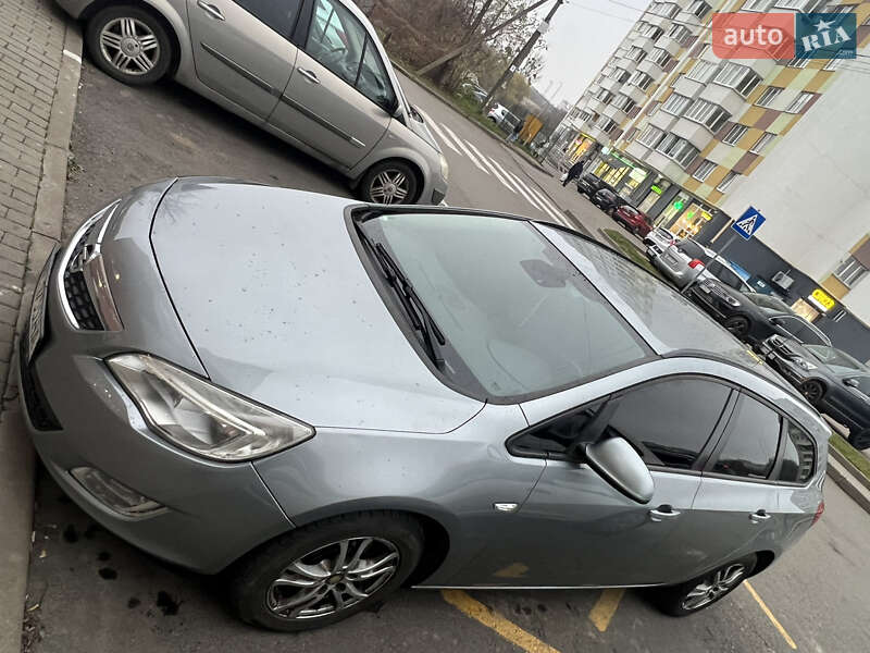 Універсал Opel Astra 2011 в Львові