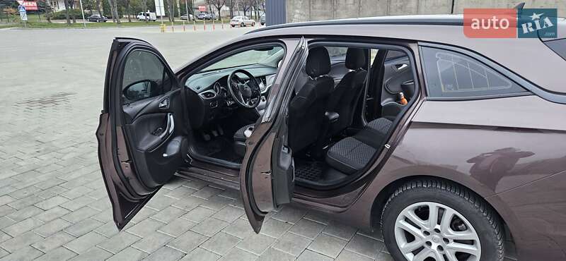 Универсал Opel Astra 2016 в Черкассах