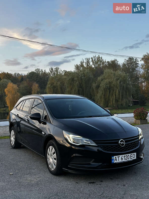 Универсал Opel Astra 2017 в Ивано-Франковске