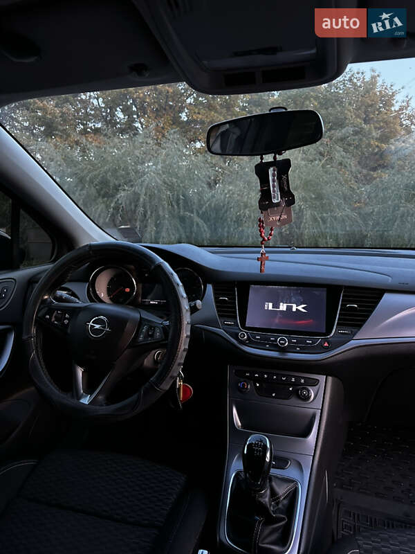 Универсал Opel Astra 2017 в Ивано-Франковске