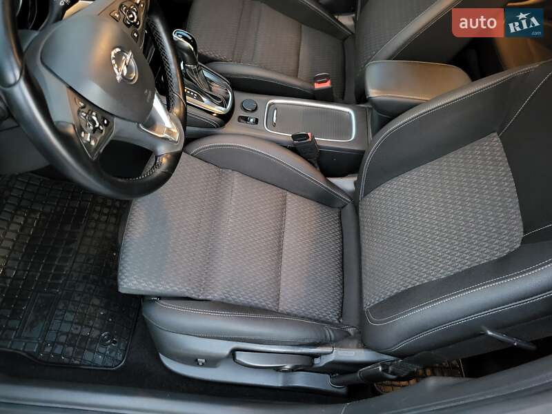 Універсал Opel Astra 2017 в Ужгороді