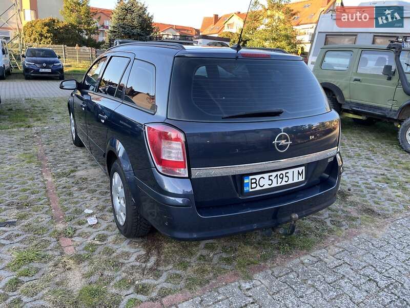 Универсал Opel Astra 2009 в Золочеве