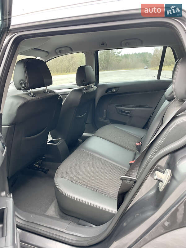 Универсал Opel Astra 2009 в Полонном